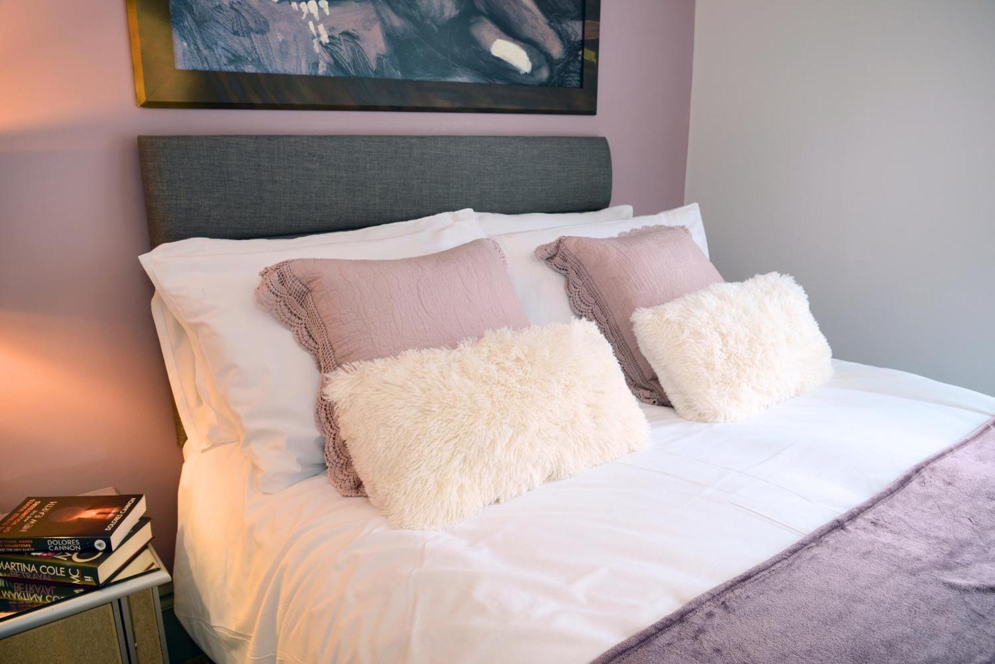 The Old Brewery Boardroom - Winchester City Centre - Unique Property - Free Parking - Sleeps 6 - By Xplus Stays Exterior foto